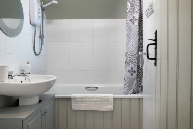 Holiday cottage with parking Whitby, holiday cottage with garden, cottage with EV Charger Sleights, Cottage with hot tub Whitby