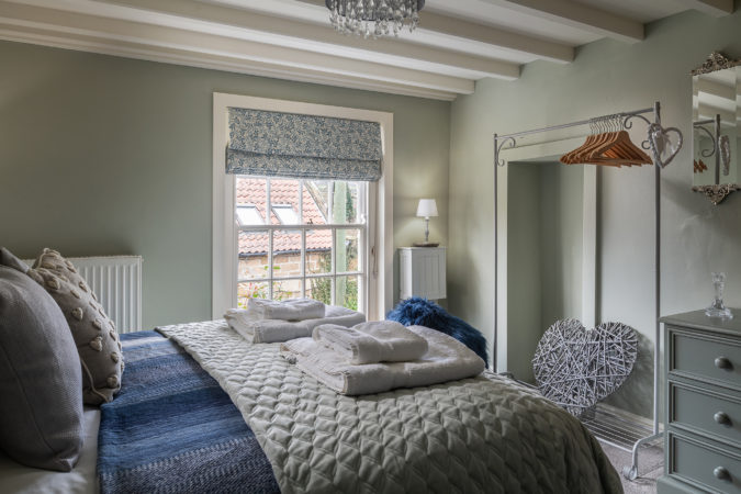 dog friendly cottage Sleights, holiday cottage with hot tub, holiday cottage with parking whitby