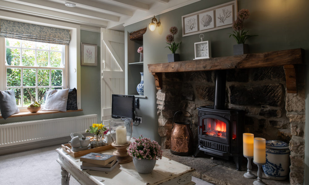 dog friendly cottage Sleights, holiday cottage with hot tub, holiday cottage with parking whitby